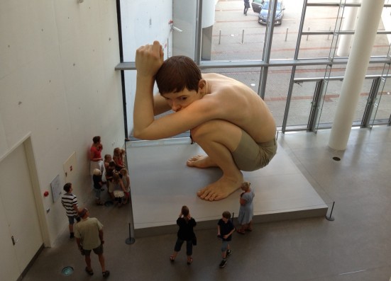 The Boy, opera simbolo dell'Aros Aarhus Kunstmuseum 